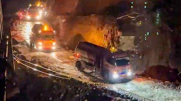 Distribusi BBM ke Bener Meriah, 7 Mobil Tangki Pertamina Tempuh Perjalanan Hingga 7 Jam