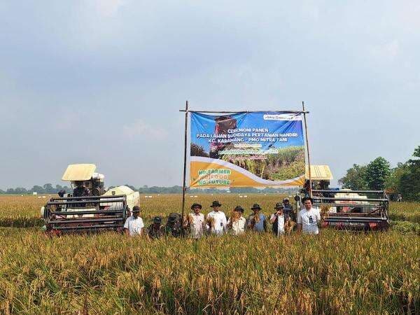 Dukung Asta Cita Presiden, Bulog Bantu Tingkatkan Hasil Panen Padi di Karawang