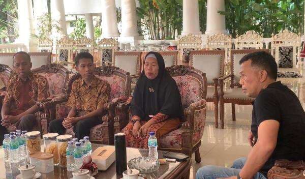 Wujudkan Mimpi, Avan Siswa Viral Banyak Piala Dapat Beasiswa dari Bupati Ponorogo