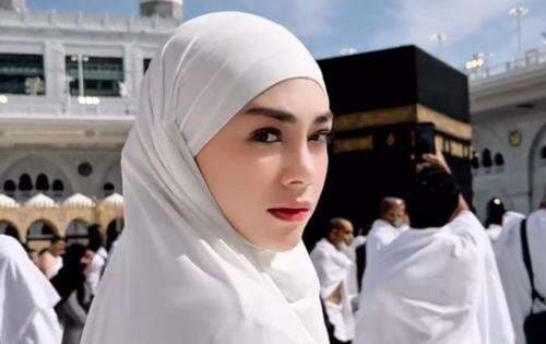 Celine Evangelista Ungkap Awal Putuskan Mualaf, Belajar Berhijab Didukung Anak