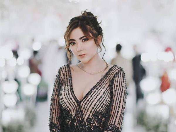 Profil Ayu Aulia, Mantan Model Dewasa yang Viral di Medsos!
