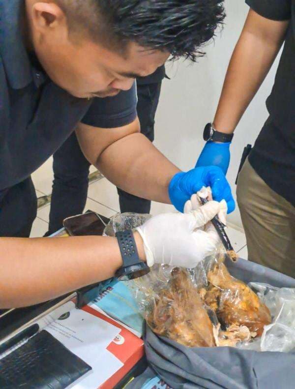 Terbalut Harum Rempah Gulai Ayam, Narkoba Jenis Sabu dan Ekstasi Gagal Masuk Lapas Karawang