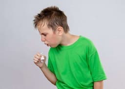 Musim Hujan Bikin Anak Rentan Batuk, Ini Tips Mengatasinya di Rumah!