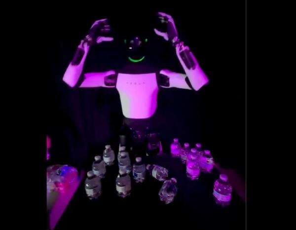 Jatuh dengan Gestur Aneh Saat Demo, Tesla Diduga Bohong Soal Otonomi Robot Optimus