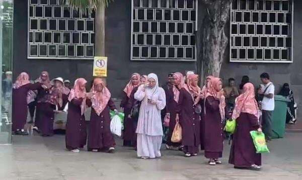 Jelang Cahaya Hati Indonesia Doa untuk Bangsa di Masjid Istiqlal, Jemaah Mulai Berdatangan Jelang Cahaya Hati Indonesia Doa untuk Bangsa di Masjid Istiqlal, Jemaah Mulai Berdatangan