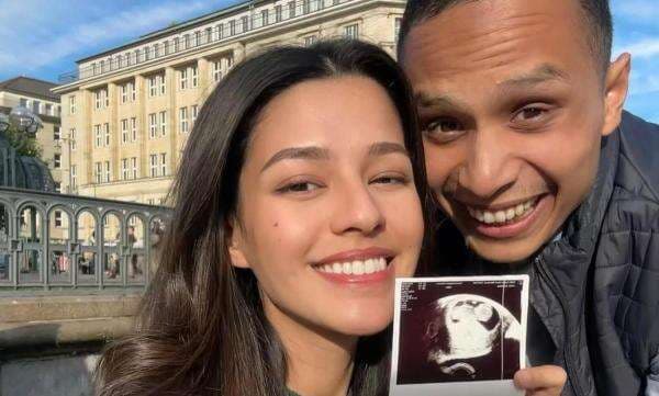 Selamat, Susan Sameh Umumkan Hamil Pertama