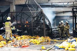 Kebakaran Pasar Induk Kramat Jati Diprediksi Telan Kerugian hingga Rp35 Miliar