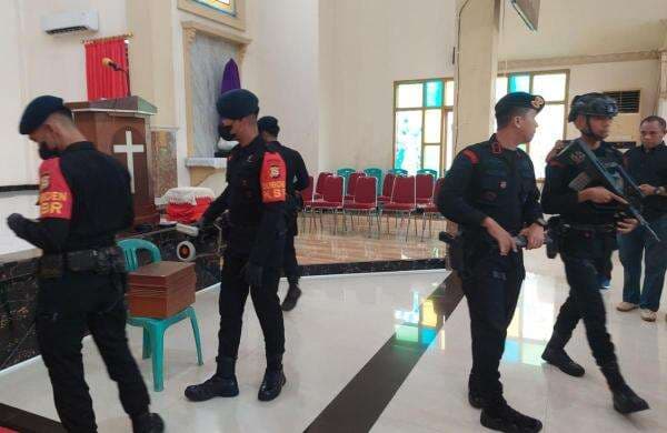 Dipimpin Kapolres Gowa, Tim Penjinak Bom Dilibatkan Sterilisasi Gereja Jelang Jumat Agung