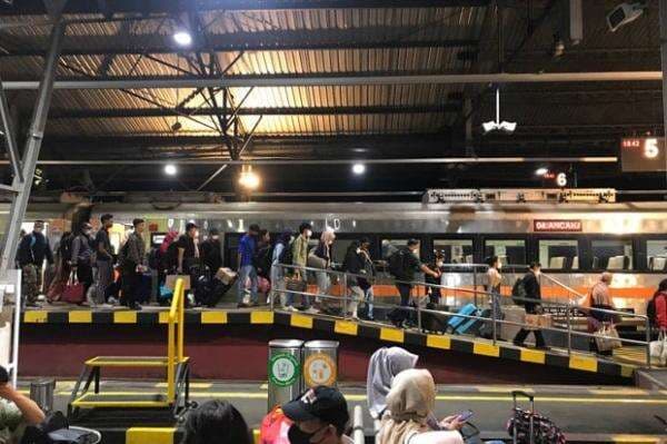 Libur Nataru, Penumpang di Stasiun Tugu Jogja Membeludak hingga 66.000 Orang