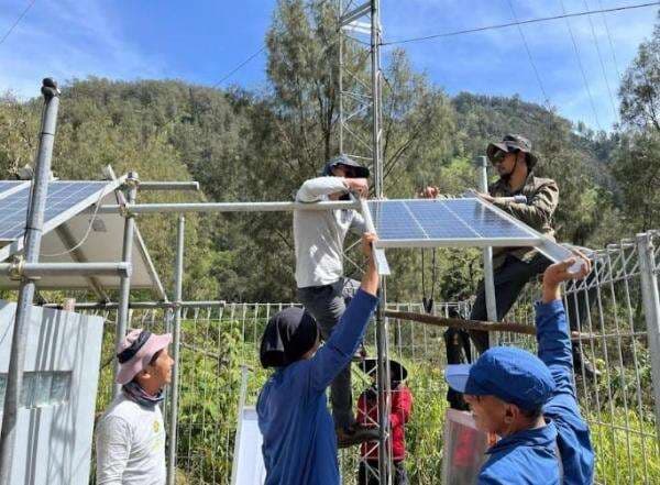 BNPB Pasang Sensor Peringatan Dini Banjir di Gunung Semeru