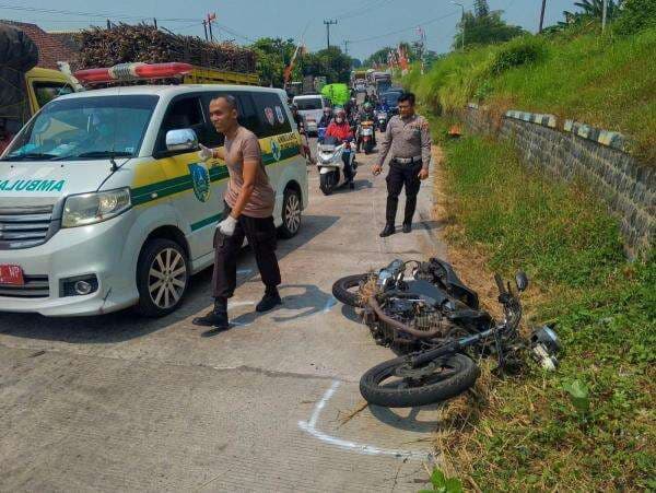 Gagal Mendahului Truk Tronton, Pengendara Tiger Tewas Terlindas Truk di Jombang