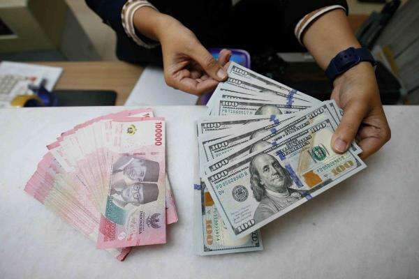 Rupiah Makin Anjlok Sore Ini, Ditutup ke Rp18.187 per Dolar AS
