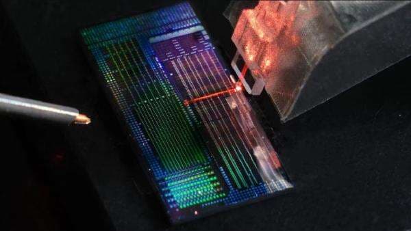 Peneliti Kembangkan Mikrochip Foton Baru, Buka Terobosan Komputasi Kuantum