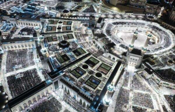 Takjub! 2,5 Juta Jemaah Ikuti Salat Tarawih Khatmul Qur'an di Masjidil Haram