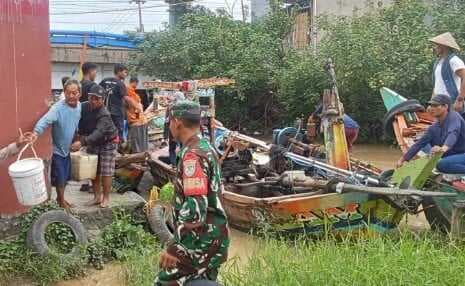 Cuaca Buruk 6 Nelayan Gebang Ilir Cirebon Tersesat Dilaut Cuaca Buruk 6 Nelayan Gebang Ilir Cirebon Tersesat Dilaut