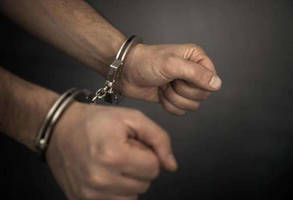 Polisi Tangkap Jukir Liar yang Pukul Pemotor Pakai Pipa Besi di Kelapa Gading Polisi Tangkap Jukir Liar yang Pukul Pemotor Pakai Pipa Besi di Kelapa Gading