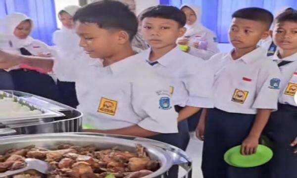 Viral Makan Bergizi Gratis Disajikan Prasmanan di Majalengka, Tuai Pujian Warganet