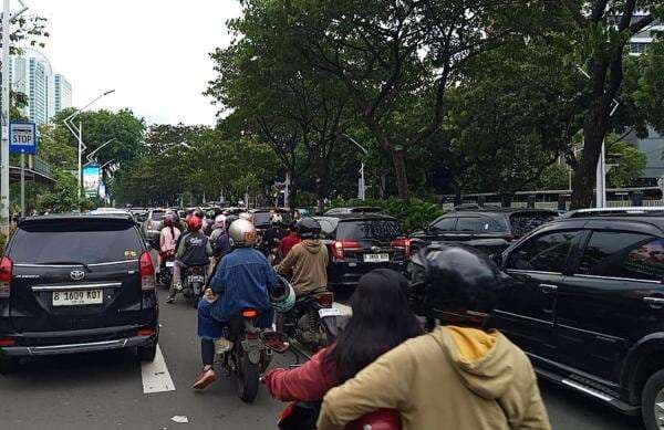 Kawasan GBK Macet, Ada Natal Tiberias dan Indonesia Sports Summit