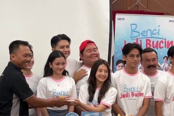 Sinetron Benci Jadi Bucin Tayang Perdana di RCTI, Kru dan Pemain Gelar Syukuran Sinetron Benci Jadi Bucin Tayang Perdana di RCTI, Kru dan Pemain Gelar Syukuran