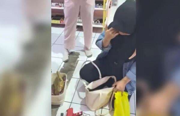 Cewek Cantik Nekat Curi Skincare di Toko Kosmetik Ponorogo, Ketahuan Terekam CCTV