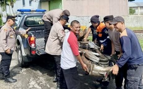 Ngeri! Motor Antik Tabrak KA Bathara Kresna di Jalur Tanpa Palang Pintu Sukoharjo