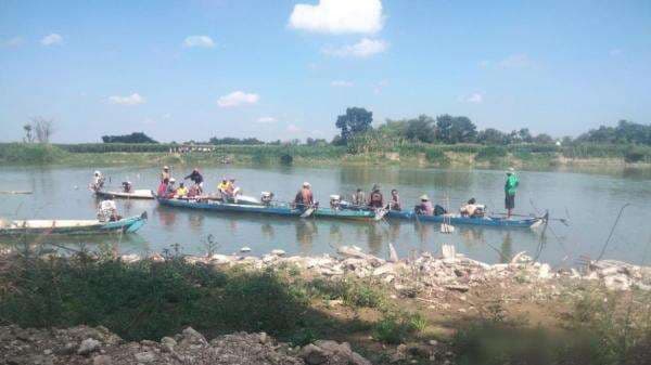 Terpeleset Saat Angkat Jaring, Nelayan Tuban Hilang di Bengawan Solo Bojonegoro