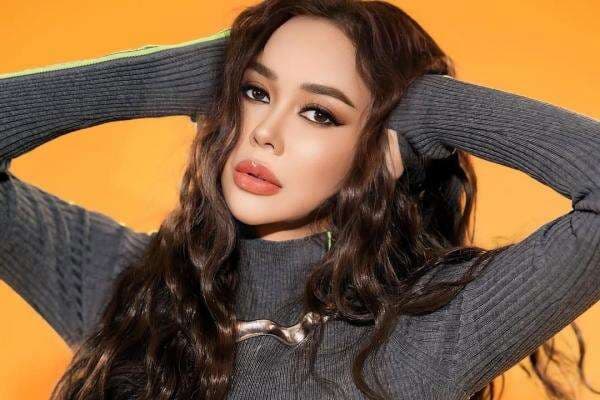 10 Pria Pernah Dekat dengan Aura Kasih sebelum Diisukan Jadi Wanita Simpanan RK