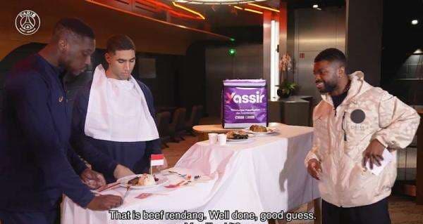 Pemain PSG Cicipi Makanan Khas Ramadhan, Ada Rendang dari Indonesia