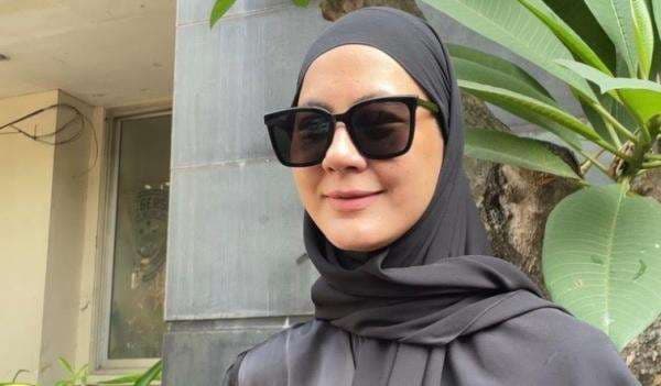 Paula Verhoeven Diperiksa Terkait Kasus Hanania Travel, Bantah Terima Aliran Dana Paula Verhoeven Diperiksa Terkait Kasus Hanania Travel, Bantah Terima Aliran Dana