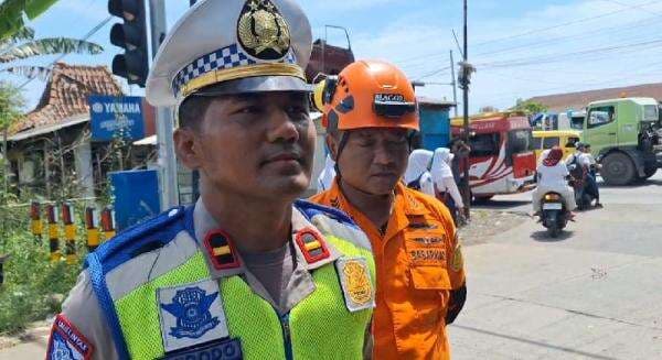 Video: Kecelakaan Maut di Lampu Merah Comal Baru Pemalang, 2 Orang Tewas