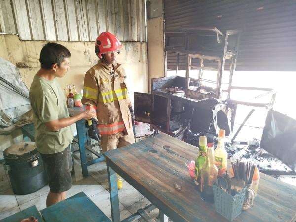 Kebakaran Warung Bakso di Kota Bojonegoro, Diduga Akibat Kebocoran Gas LPG