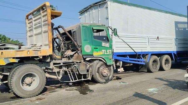 Kecelakaan Beruntun 3 Kendaraan di Ringroad Tuban Dipicu Motor Nyeberang Mendadak