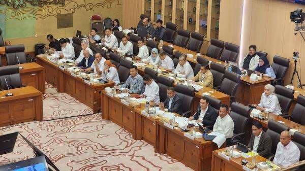 Bahlil Pede Setor PNBP Sesuai Target Meski Harga ICP dan Mineral Turun