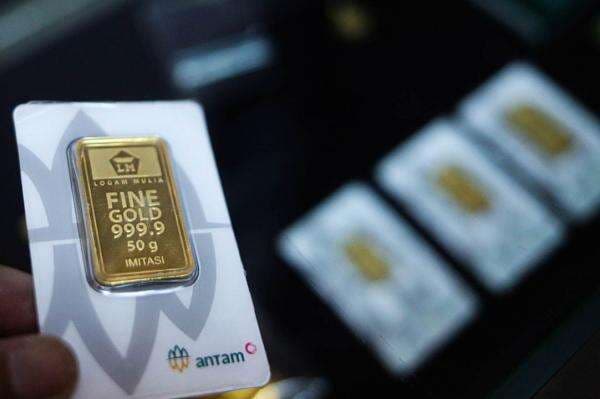 Harga Emas Antam Hari Ini Turun Rp4.000, Termurah Dijual Rp1.241.500