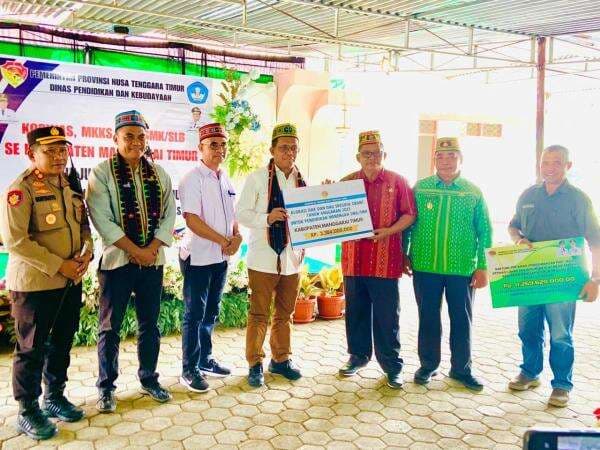 Gubernur NTT Beri Bantuan 11 Milliar untuk Pemda Matim