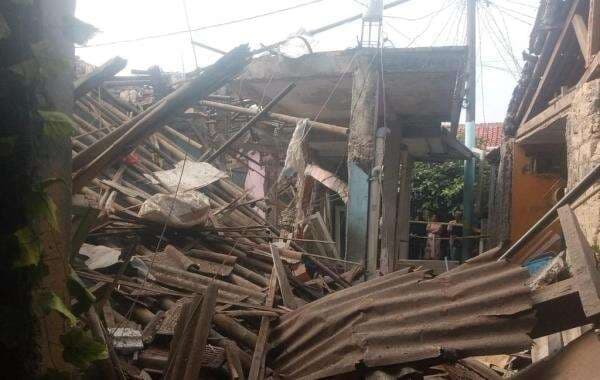 Potret Hancurnya Rumah-Rumah di Pamulang gegara Ledakan Hebat