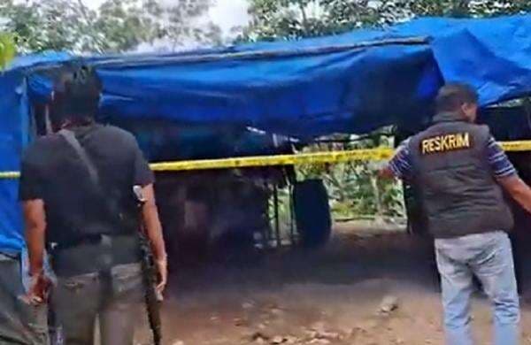 Polda Sumbar Razia Tambang Emas Ilegal, 7 Pelaku Ditangkap 5 Alat Berat Disita