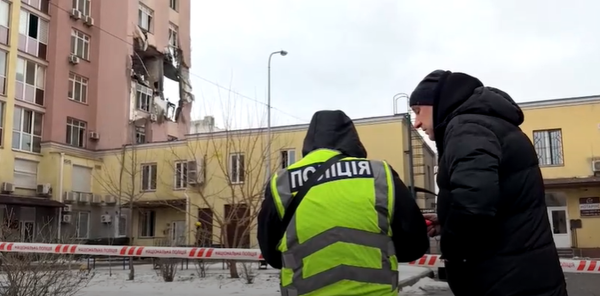 Jelang Pertemuan Zelenskiy&ndash;Trump, Rusia Hantam Ukraina dengan 500 Drone dan Puluhan Rudal