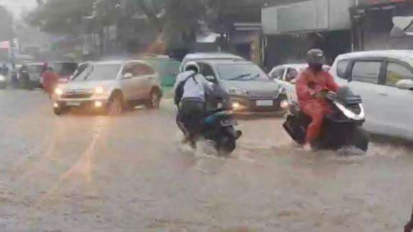 Waspada Potensi Hujan Ekstrem dan Bencana Hidrometeorologi di Bandung Raya hingga April