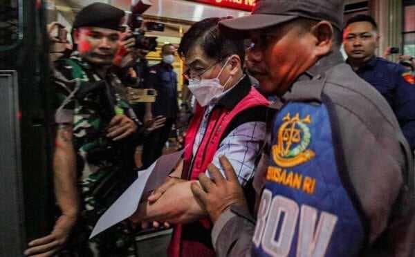 Julius Ibrani: Vonis dan Denda untuk Budi Said Harus Berat Julius Ibrani: Vonis dan Denda untuk Budi Said Harus Berat