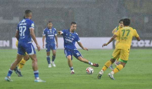 Jadwal Siaran Langsung Persib Bandung vs Dewa United di Super League 2025-2026 Malam Ini