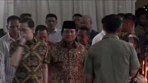 Hari Natal, Presiden Prabowo Datangi Rumah Dinas Kapolri