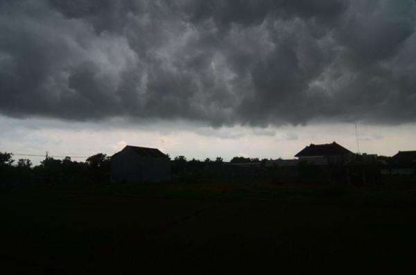 Waspada! Cuaca Ekstrem Belum Usai, Hujan Lebat Mengintai hingga 29 Januari