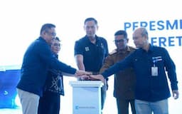 Tingkatkan Infrastruktur Transportasi, Layanan KA Logistik dan Kapal Roro Resmi Beroperasi