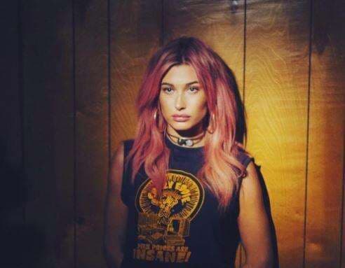 Ikut Tren Throwback 2016, Hailey Bieber Malah Ketahuan Rebut Justin dari Selena Gomez