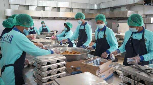 Poduksi Telur Melimpah hingga Harga Anjlok, Mendag Minta BGN Serap untuk Program MBG