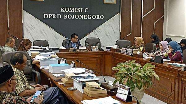 Belanja Dinkes Bojonegoro 2024 Tembus Rp1,1 Triliun, Ini Rinciannya Belanja Dinkes Bojonegoro 2024 Tembus Rp1,1 Triliun, Ini Rinciannya