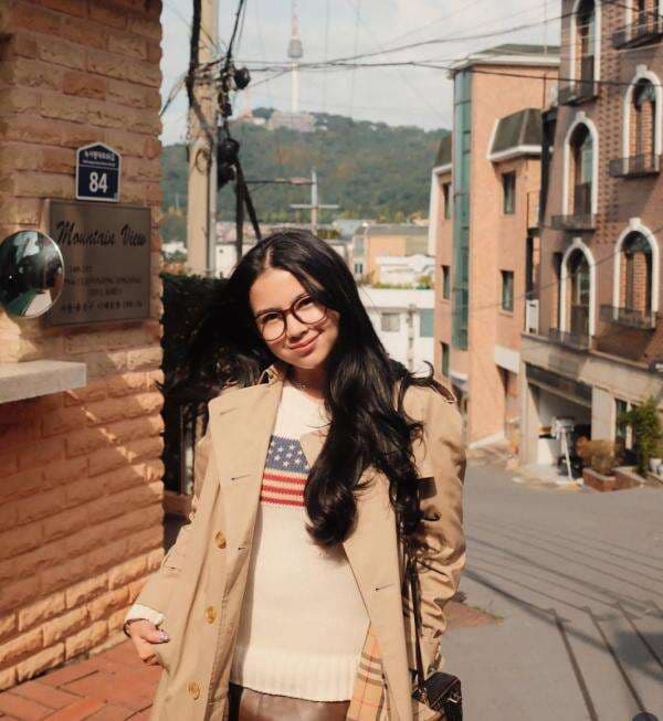 Profil dan Potret Diva Azzura, Sosok Wanita Cantik yang Dekat dengan Na Daehoon