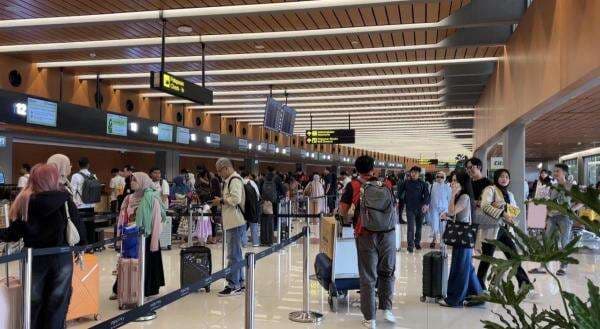 Bandara Soetta Ramai Jelang Libur Nataru 2025, Penerbangan Domestik Banyak Dipilih! Bandara Soetta Ramai Jelang Libur Nataru 2025, Penerbangan Domestik Banyak Dipilih!