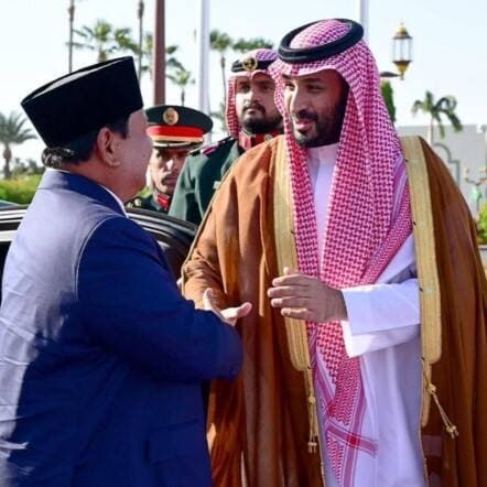 Prabowo Telepon Pangeran MBS, Bahas Kampung Haji hingga Bencana Sumatera